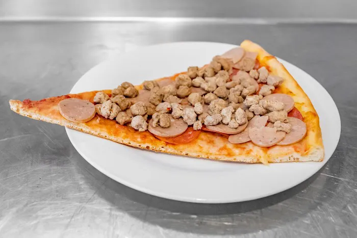 Lello's Pizza Picture 3