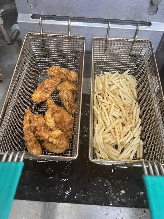 Gyro Hub And Fried Chicken Picture 10