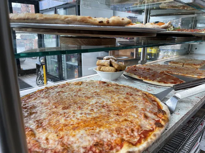 Cecilia's Pizzeria Picture 6