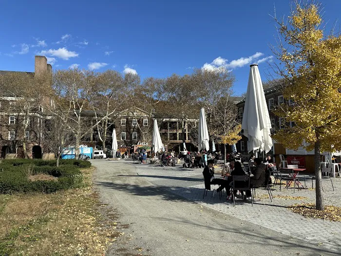 Little Eva's Beer Garden and Grill Picture 7