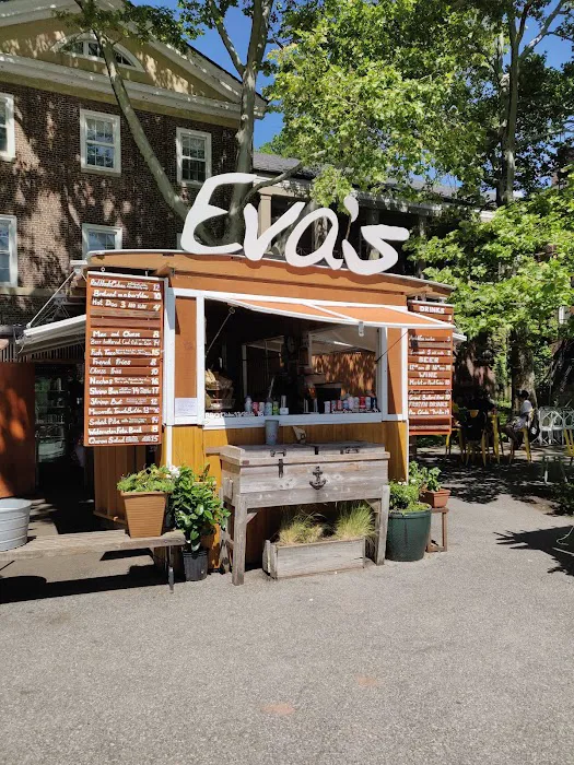 Little Eva's Beer Garden and Grill Picture 3