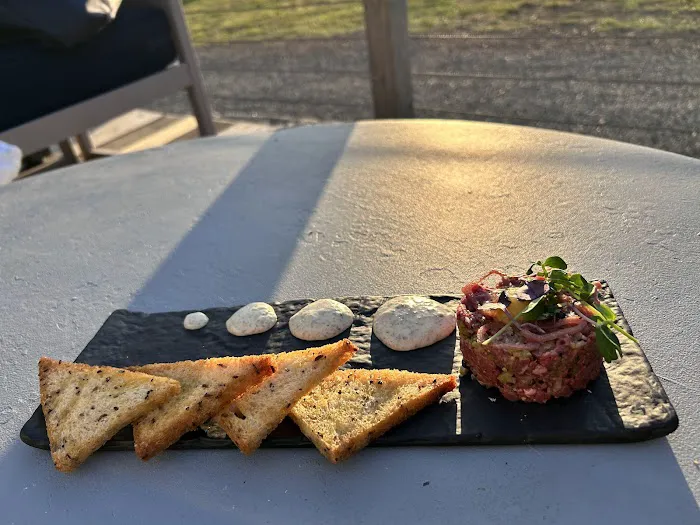Three Peaks Lodge – Dining At Collective Retreats Governors Island Picture 10
