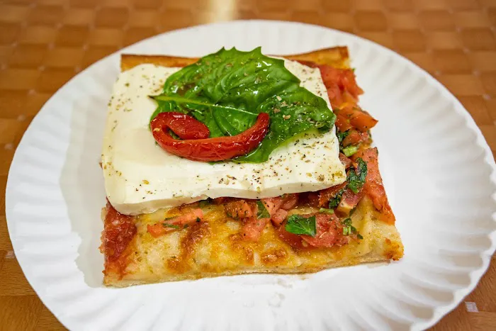 Geo's Pizzeria & Restaurant Picture 6