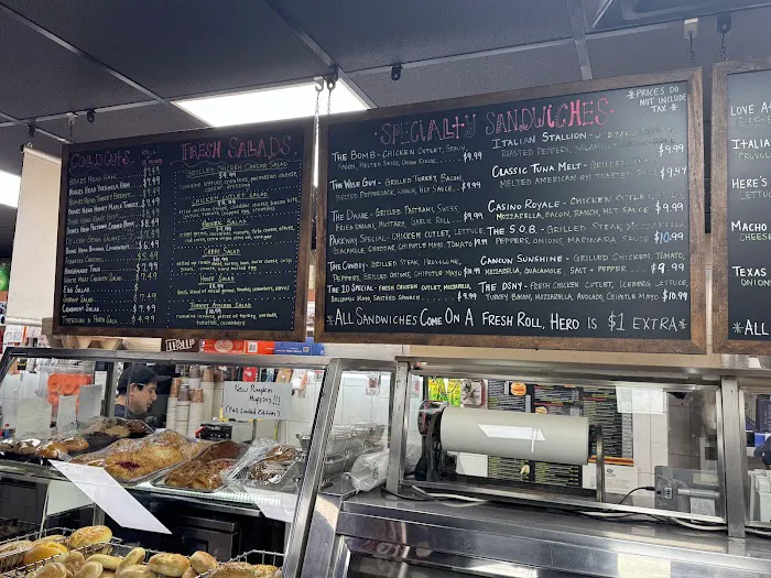 7 Bagels & Deli Picture 9