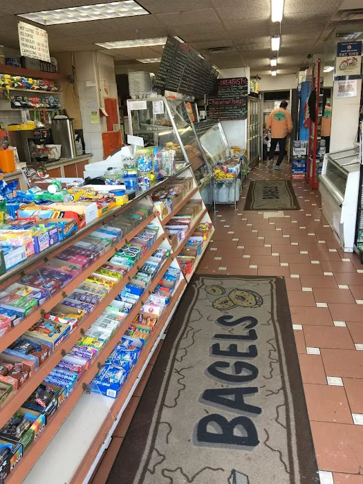 7 Bagels & Deli Picture 6