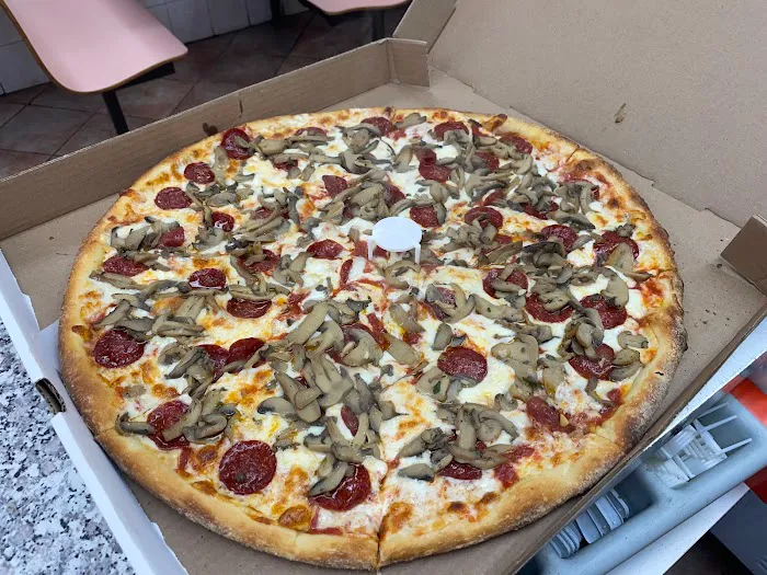 Domenick's Pizza Picture 9