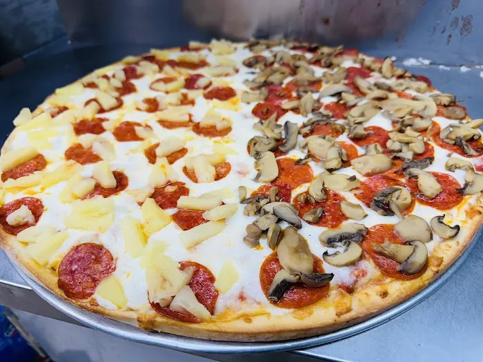 Jamaica hot pizza Picture 4