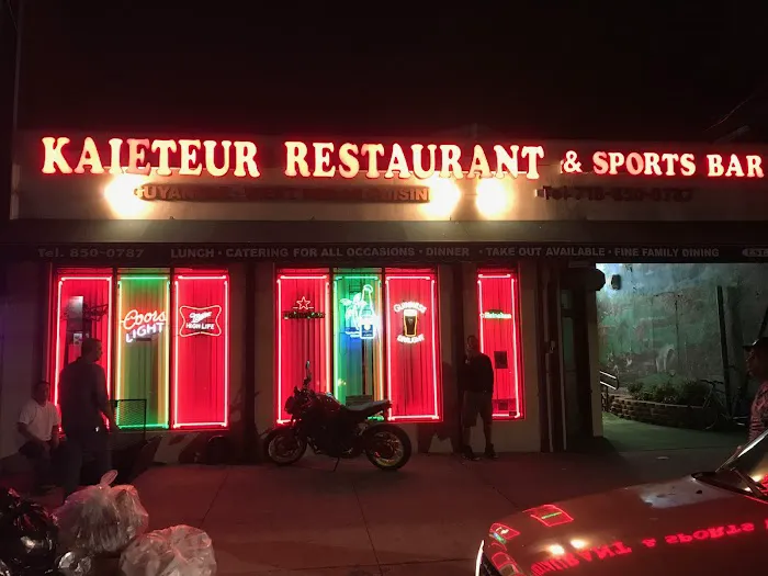 Kaieteur Restaurant & Sports Bar Picture 10