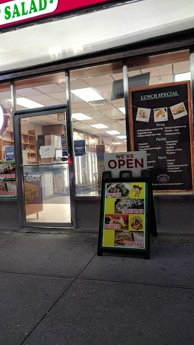 Court House Gourmet Deli Picture 1