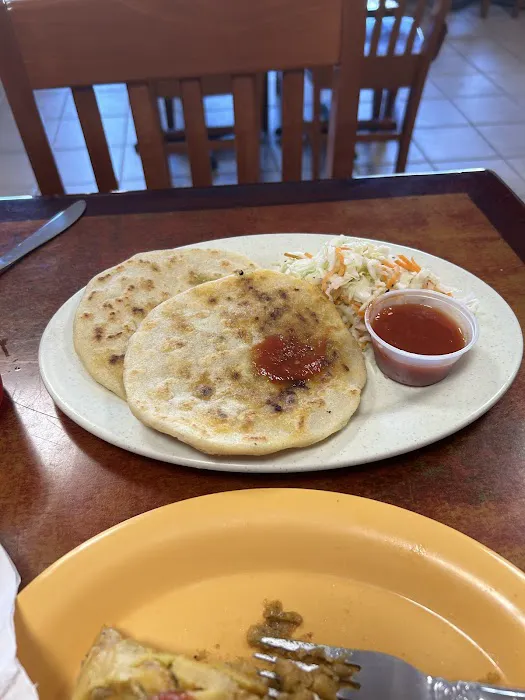 El Comal Pupuseria Picture 6