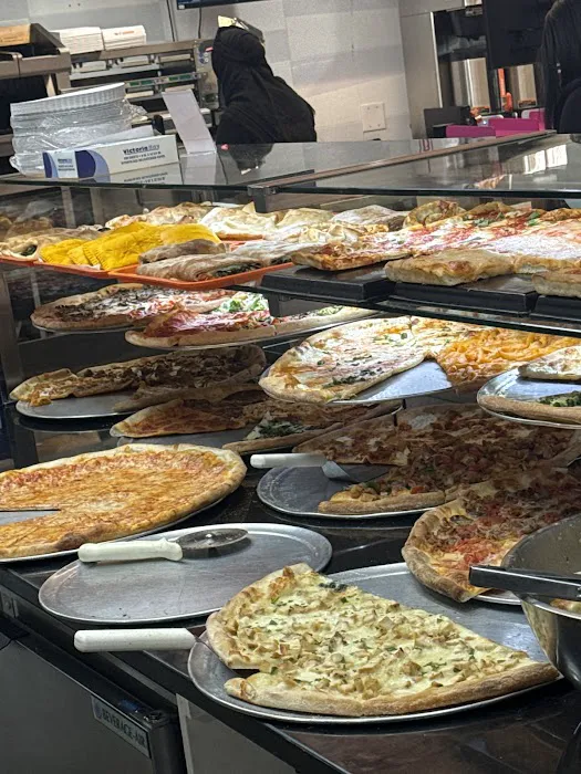 Mama Mia's Pizza - Jamaica Picture 7
