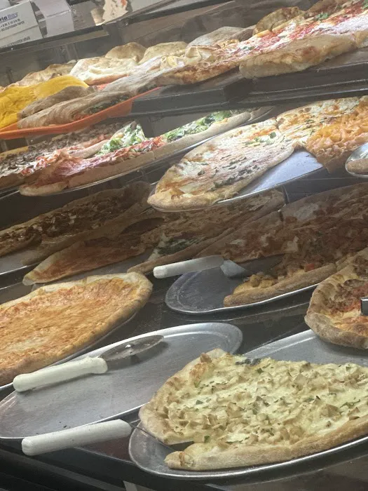 Mama Mia's Pizza - Jamaica Picture 4