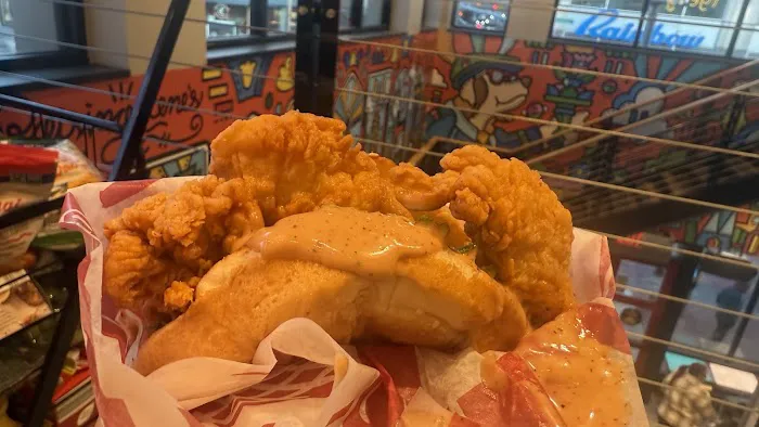Raising Cane's Chicken Fingers Picture 4