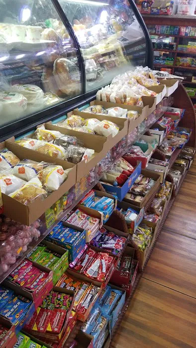 Queen's Pizza & Deli Picture 10