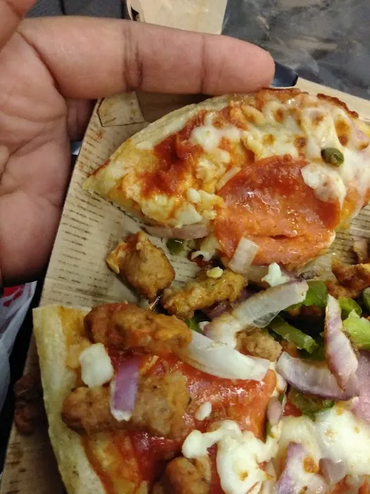 Taco Bell / Pizza Hut Picture 9