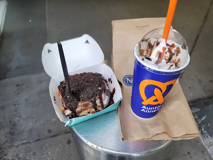 Cinnabon Picture 1