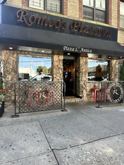 Romeo's Pizzeria Picture 2