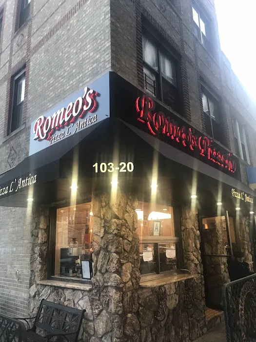 Romeo's Pizzeria Picture 5