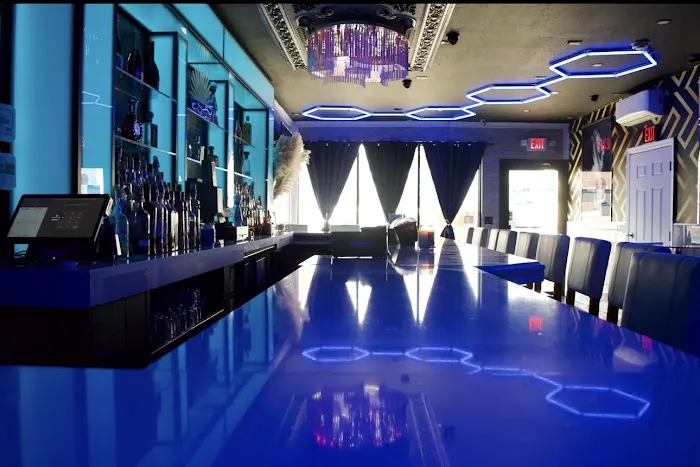 Infinity Bar & Lounge Picture 4