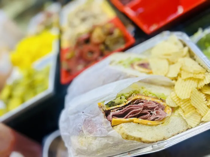 Mike’s Superior Deli and Grill Picture 6