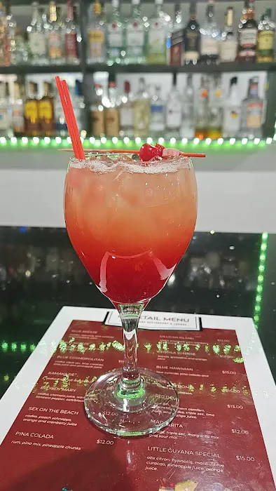 Little Guyana Restaurant and lounge Picture 9