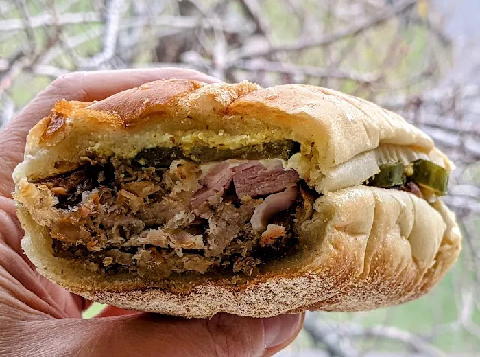 Double J Deli Picture 4