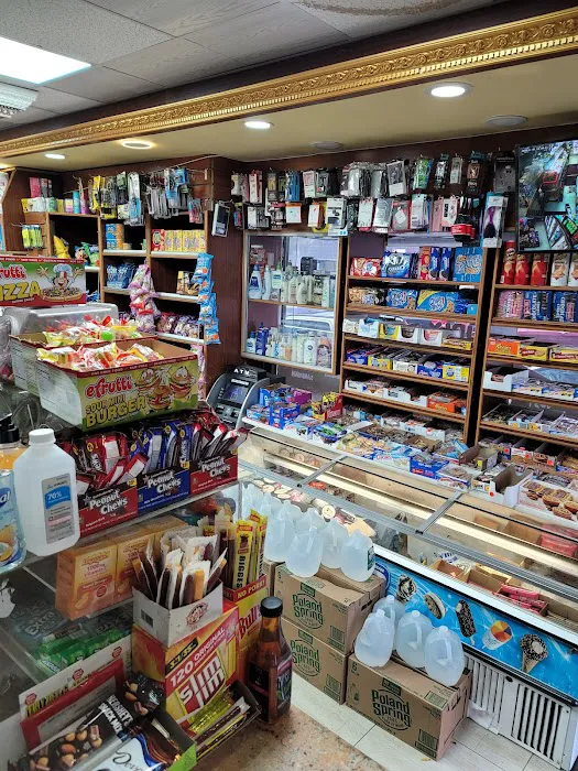Curly Deli & Grocery Picture 9