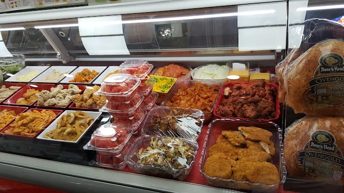 Curly Deli & Grocery Picture 4