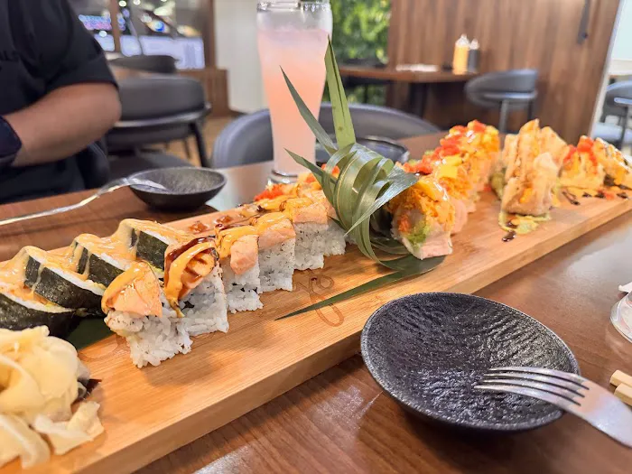 Top Notch Sushi Picture 2