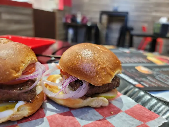 Turnpike Burgers Grill Picture 3