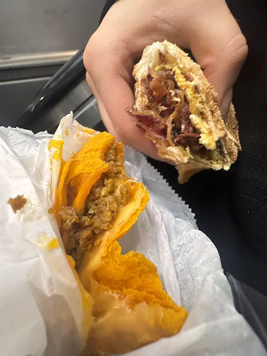JFK GOURMET DELI Picture 6
