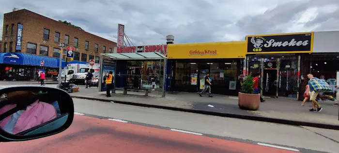 Golden Krust Caribbean Restaurant Picture 2