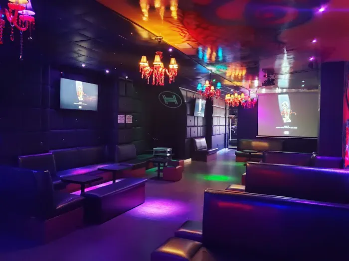 Halo Kitchen & Lounge Picture 2