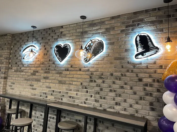 Taco Bell Picture 2