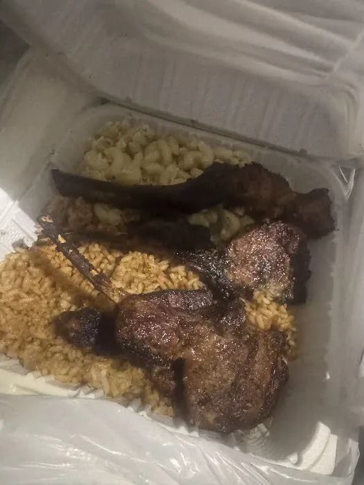 FAT MAN BBQ & GRILL Picture 1