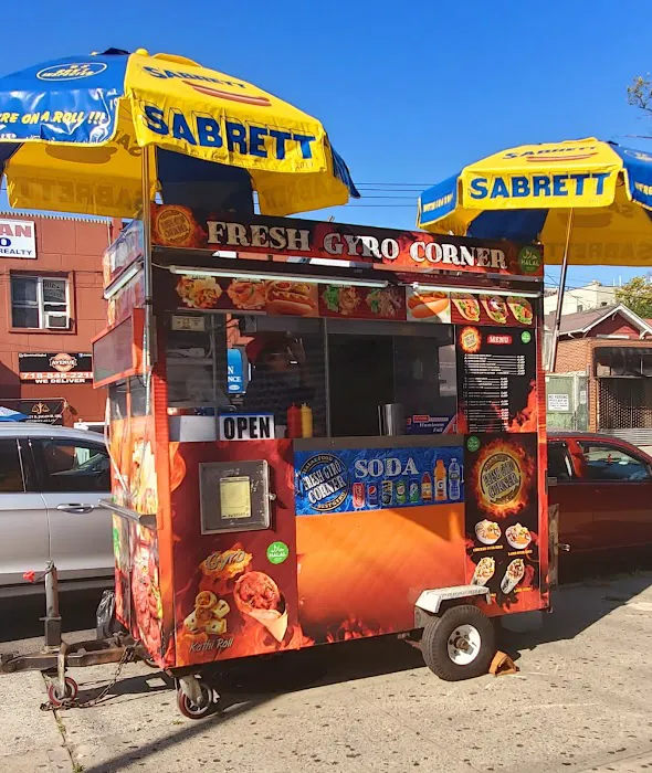 Fresh Gyro Corner (Halal Food Stand) Picture 5