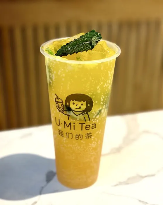 UMI TEA Fried Chicken & Sushi Picture 1