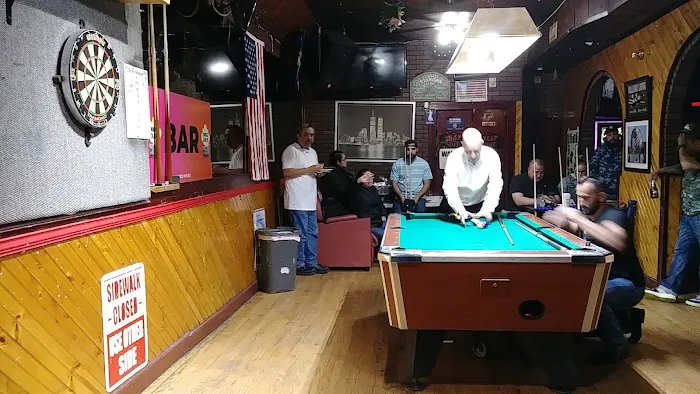 The Recovery Room Sports Bar Picture 6