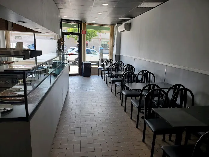 Phil & Sons on Main Italian restaurant and pizzeria Picture 5