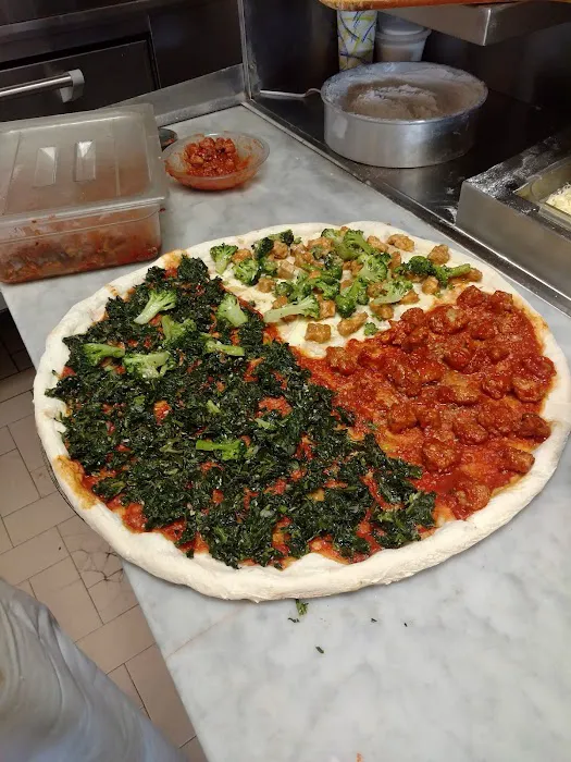 Phil & Sons on Main Italian restaurant and pizzeria Picture 2