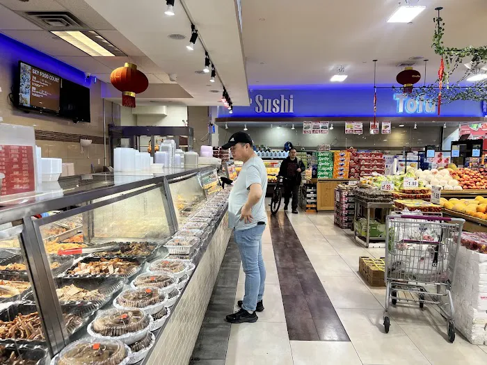 Sky Food Court Picture 2