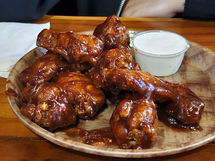 Hooters of Fresh Meadows Picture 7