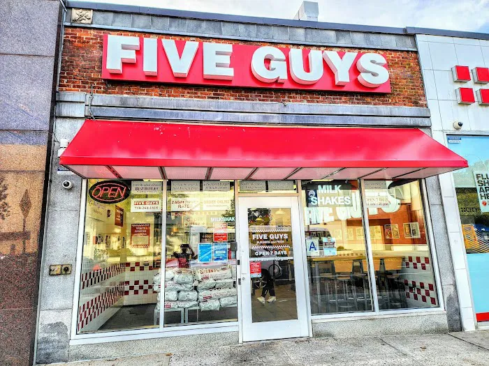 Five Guys Picture 5