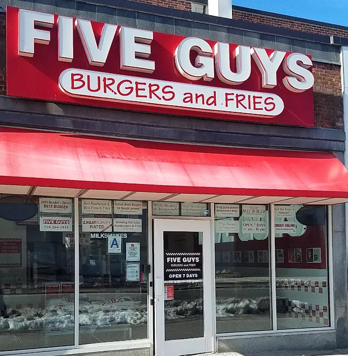 Five Guys Picture 10