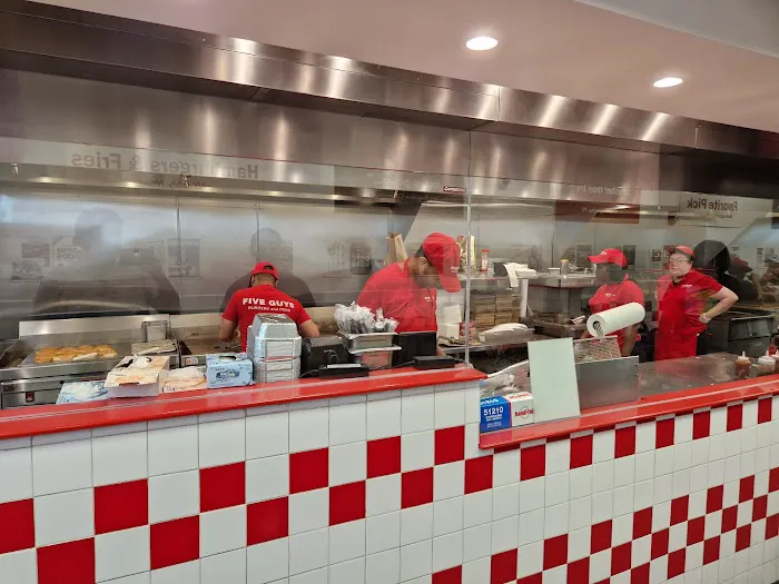Five Guys Picture 9