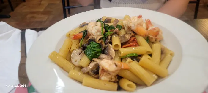 Gino's of Kissena Picture 1