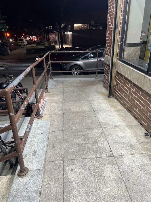 Gino's of Kissena Picture 9