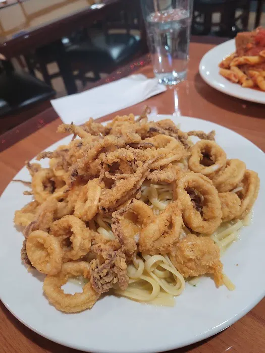 Fresh Meadows Pizzeria & Restaurant Picture 4
