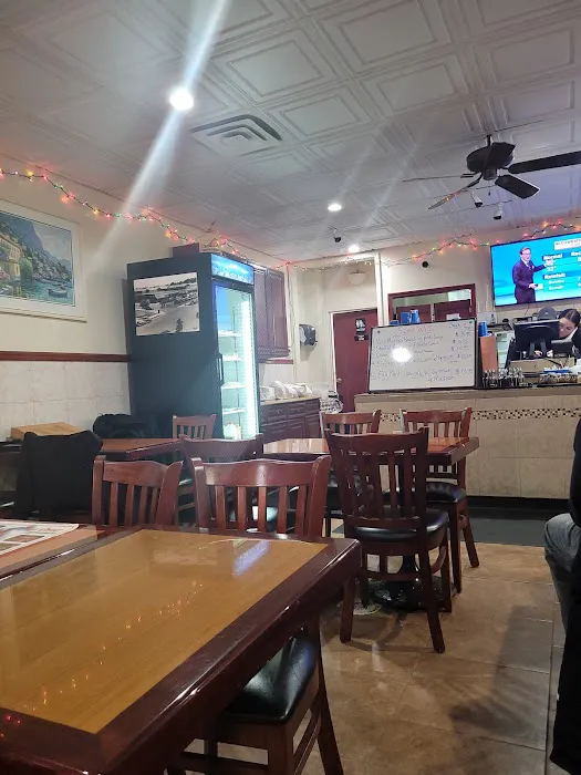 Fresh Meadows Pizzeria & Restaurant Picture 7