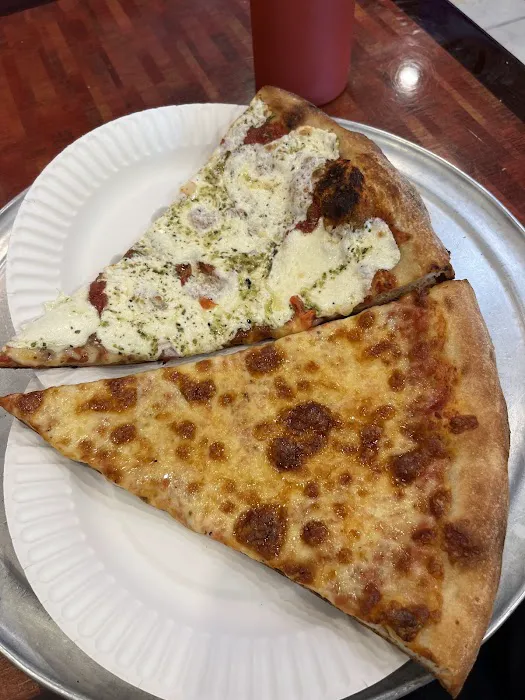 Benny's Brick Oven Kosher Pizza Picture 4